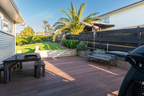 Photo of property in 7 Arlette Place, Massey, Auckland, 0614