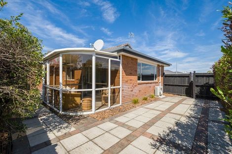 Photo of property in 14 Rue De La Mare, Parklands, Christchurch, 8083