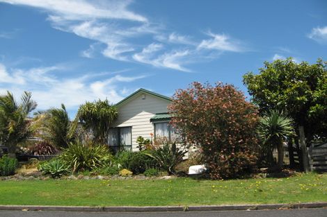 Photo of property in 44 Taihiki Road, Clarks Beach, 2122