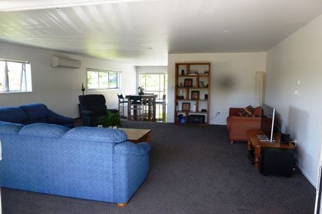 Photo of property in 96 Saddleback Rise, Murrays Bay, Auckland, 0630