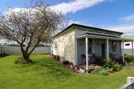 Photo of property in 11 Allardice Street, Dannevirke, 4930