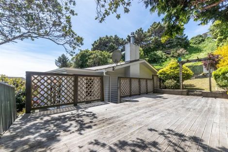 Photo of property in 17 Omega Street, Newlands, Wellington, 6037