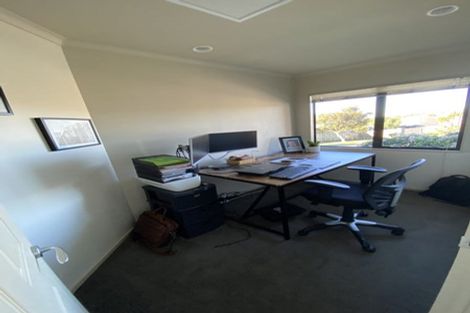 Photo of property in 17 Rivervale Grove, Stanmore Bay, Whangaparaoa, 0932