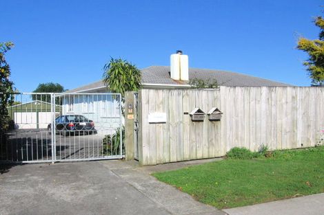 Photo of property in 3 Tiroroa Avenue, Te Atatu South, Auckland, 0610