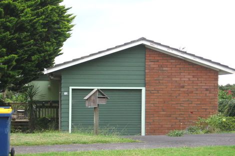 Photo of property in 18 Miltonia Avenue, Te Atatu South, Auckland, 0610