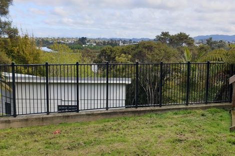 Photo of property in 128 Matipo Road, Te Atatu Peninsula, Auckland, 0610