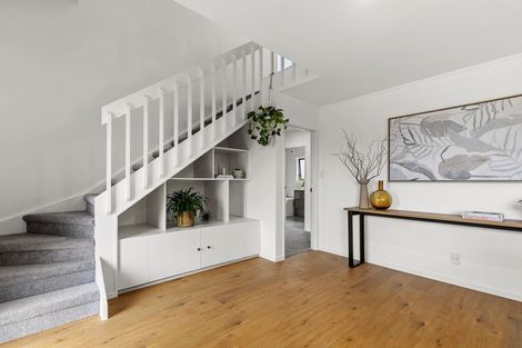 Photo of property in 2/56 Glencoe Road, Browns Bay, Auckland, 0630