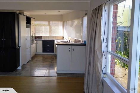 Photo of property in 1/75 Aberdeen Road, Castor Bay, Auckland, 0620