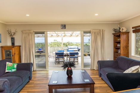 Photo of property in 6 Kea Place, Fitzherbert, Palmerston North, 4410