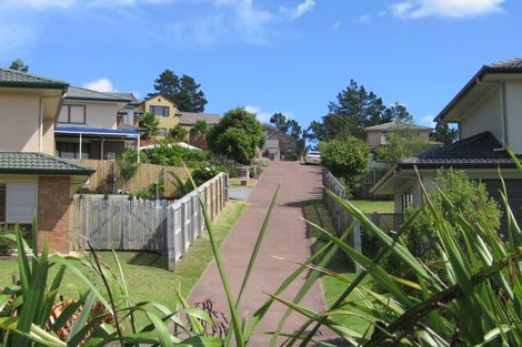 Photo of property in 17 Landvale Court, Browns Bay, Auckland, 0630