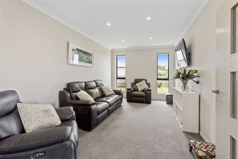 Photo of property in 8 Semaphore Lane, Whitby, Porirua, 5024