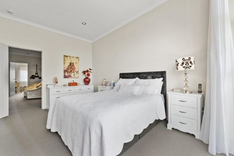 Photo of property in 7 Kensington Drive, Orewa, 0931