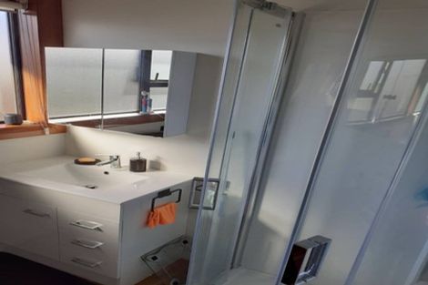 Photo of property in 136 Apu Crescent, Lyall Bay, Wellington, 6022