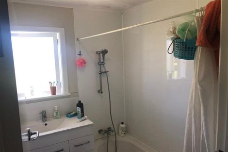 Photo of property in 15 Edinburgh Avenue, Rosehill, Papakura, 2113