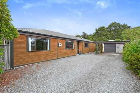 Photo of property in 83 Plateau Road, Te Marua, Upper Hutt, 5018