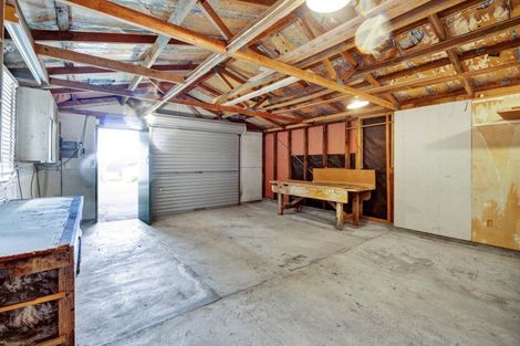 Photo of property in 81 Omata Road, Marfell, New Plymouth, 4310