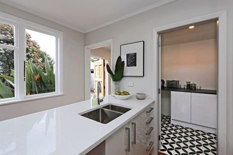 Photo of property in 41 Seddon Crescent, Marewa, Napier, 4110