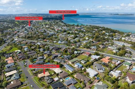 Photo of property in 29 Taupiko Place, Green Bay, Auckland, 0604