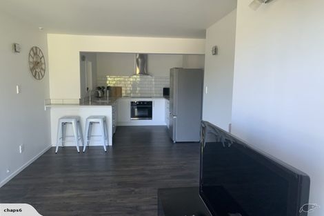 Photo of property in 111 Pupuke Road, Northcote, Auckland, 0627