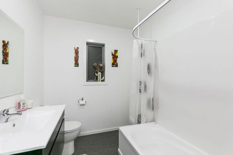 Photo of property in 3b Chester Road, Tawa, Wellington, 5028