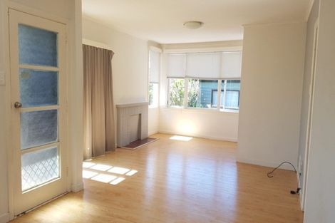 Photo of property in 71 Shakespeare Road, Milford, Auckland, 0620