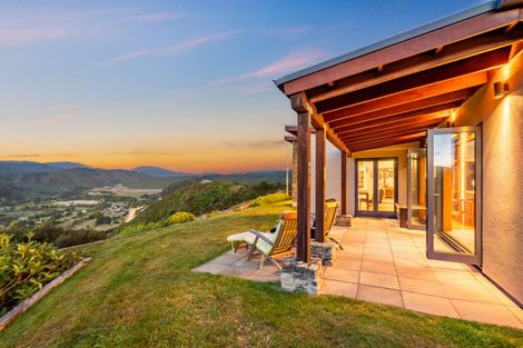 Photo of property in 58 Mt Marua Way, Timberlea, Upper Hutt, 5018