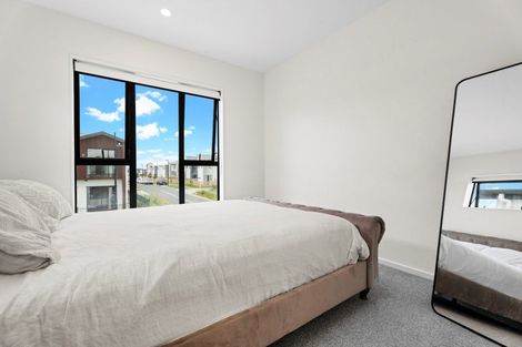 Photo of property in 65 Whare Kauri Road, Papakura, 2110