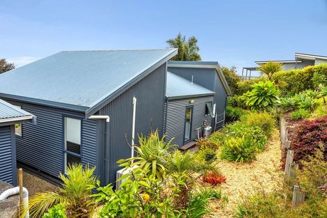 Photo of property in 9 Dudley Crescent, Cable Bay, 0420