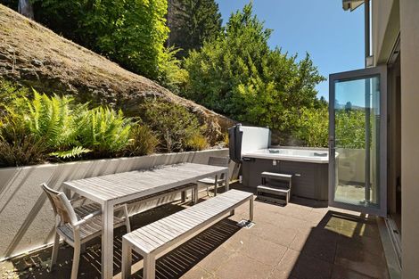 Photo of property in 6a Lancewood Lane, Queenstown, 9300