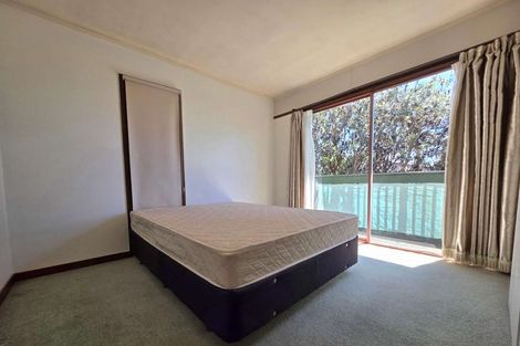 Photo of property in 37 Sunset Road, Totara Vale, Auckland, 0632