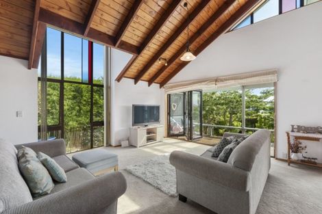 Photo of property in 2/85 Castor Bay Road, Castor Bay, Auckland, 0620