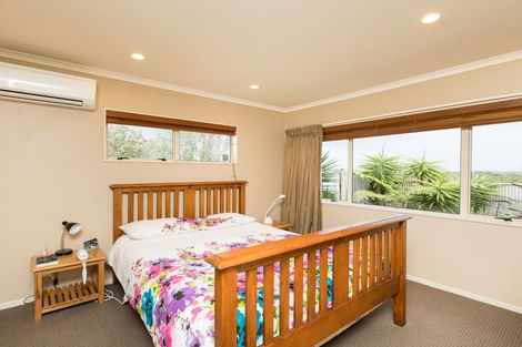 Photo of property in 6 Kea Place, Fitzherbert, Palmerston North, 4410