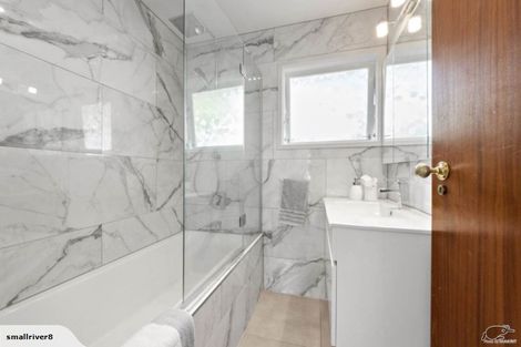 Photo of property in 16 Robert Burke Place, Henderson, Auckland, 0612