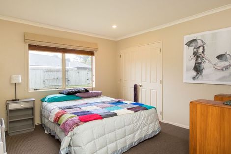 Photo of property in 6 Kea Place, Fitzherbert, Palmerston North, 4410