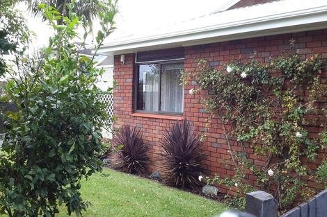 Photo of property in 1/70 Carnoustie Drive, Wattle Downs, Auckland, 2103