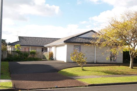 Photo of property in 28 Bob Charles Drive, Golflands, Auckland, 2013