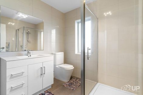 Photo of property in 4 Worthington Place, West Harbour, Auckland, 0618