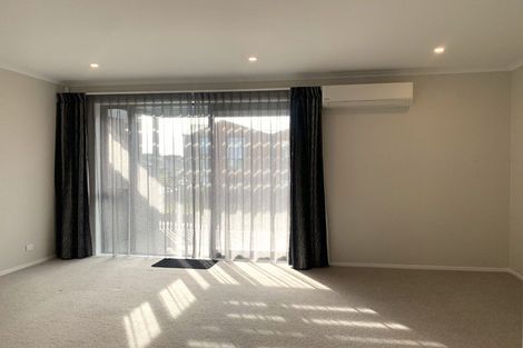 Photo of property in 3/2 Rangitamiro Place, Hobsonville, Auckland, 0616