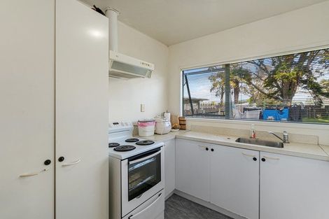 Photo of property in 10a Holman Road, Te Atatu Peninsula, Auckland, 0610