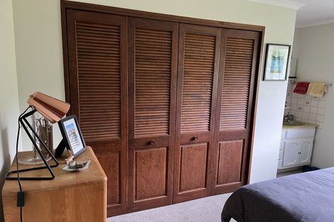 Photo of property in 56 Houghton Bay Road, Houghton Bay, Wellington, 6023