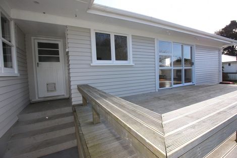 Photo of property in 3 Pukatea Street, Inglewood, 4330