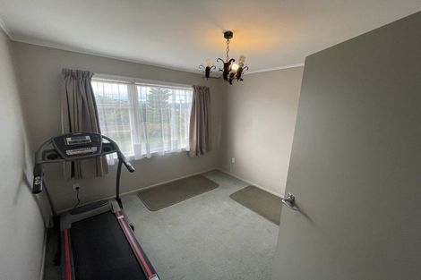 Photo of property in 35 Pokohiwi Road, Normandale, Lower Hutt, 5010