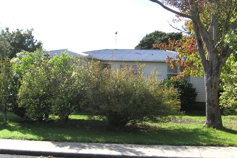 Photo of property in 7 Bayside Avenue, Te Atatu Peninsula, Auckland, 0610