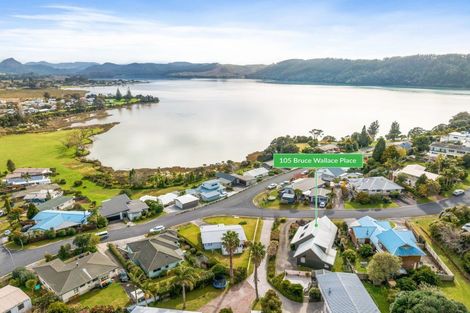 Photo of property in 105 Bruce Wallace Place, Whangamata, 3620