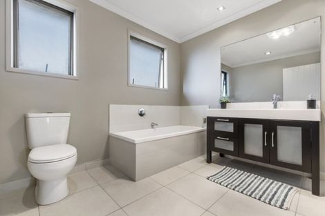 Photo of property in 34 Manhattan Rise, Orewa, 0931