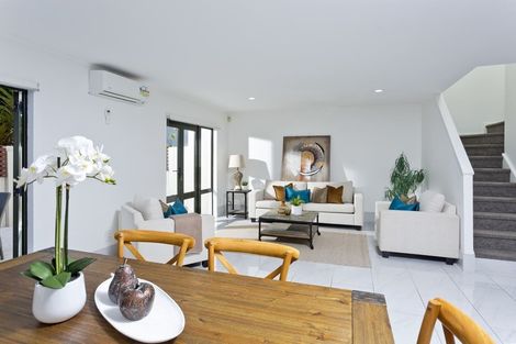 Photo of property in 3/26 Pannill Place, Oteha, Auckland, 0632