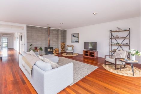 Photo of property in 42a Kent Avenue, Waitarere Beach, Levin, 5510