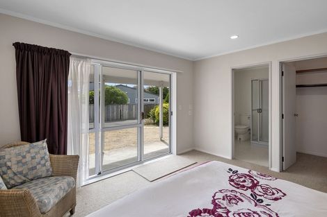 Photo of property in 23 Tobys Way, Waikanae Beach, Waikanae, 5036
