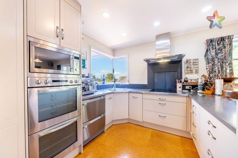 Photo of property in 168 Miromiro Road, Normandale, Lower Hutt, 5010