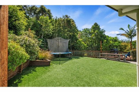 Photo of property in 29 Kate Sheppard Avenue, Torbay, Auckland, 0630